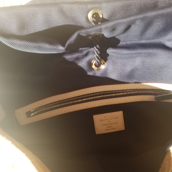 Sale ❤Louis Vuitton Clutch❤ - Picture 4 of 10